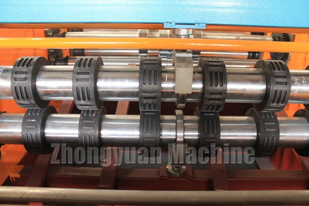 Machine &agrave; rouler les plaques.jpg