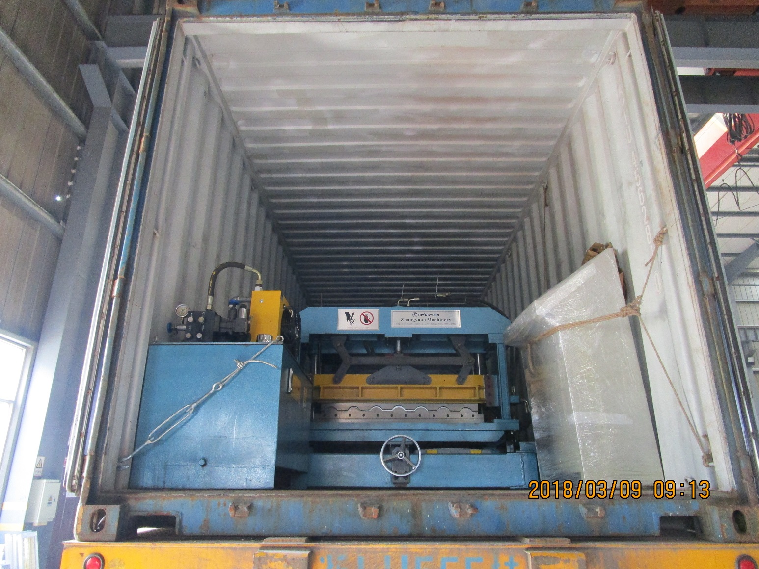 Machine de formage de rouleaux de tuiles en aluminium vers l'Afrique en date du 9 mars 2018