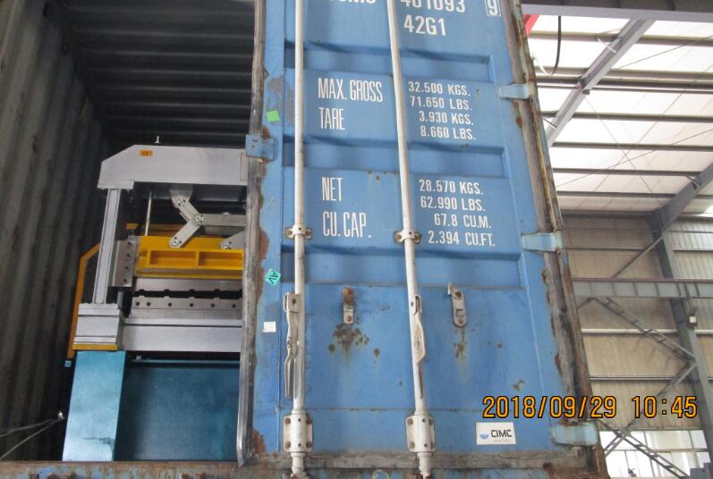 Livraison d'une profileuse de profilés T8 à grande vitesse en Hongrie le 30 septembre 2018