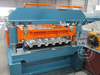 Machine de formage de planchers métalliques