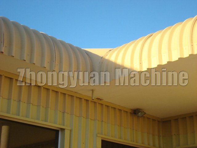 Machine &agrave; sertir