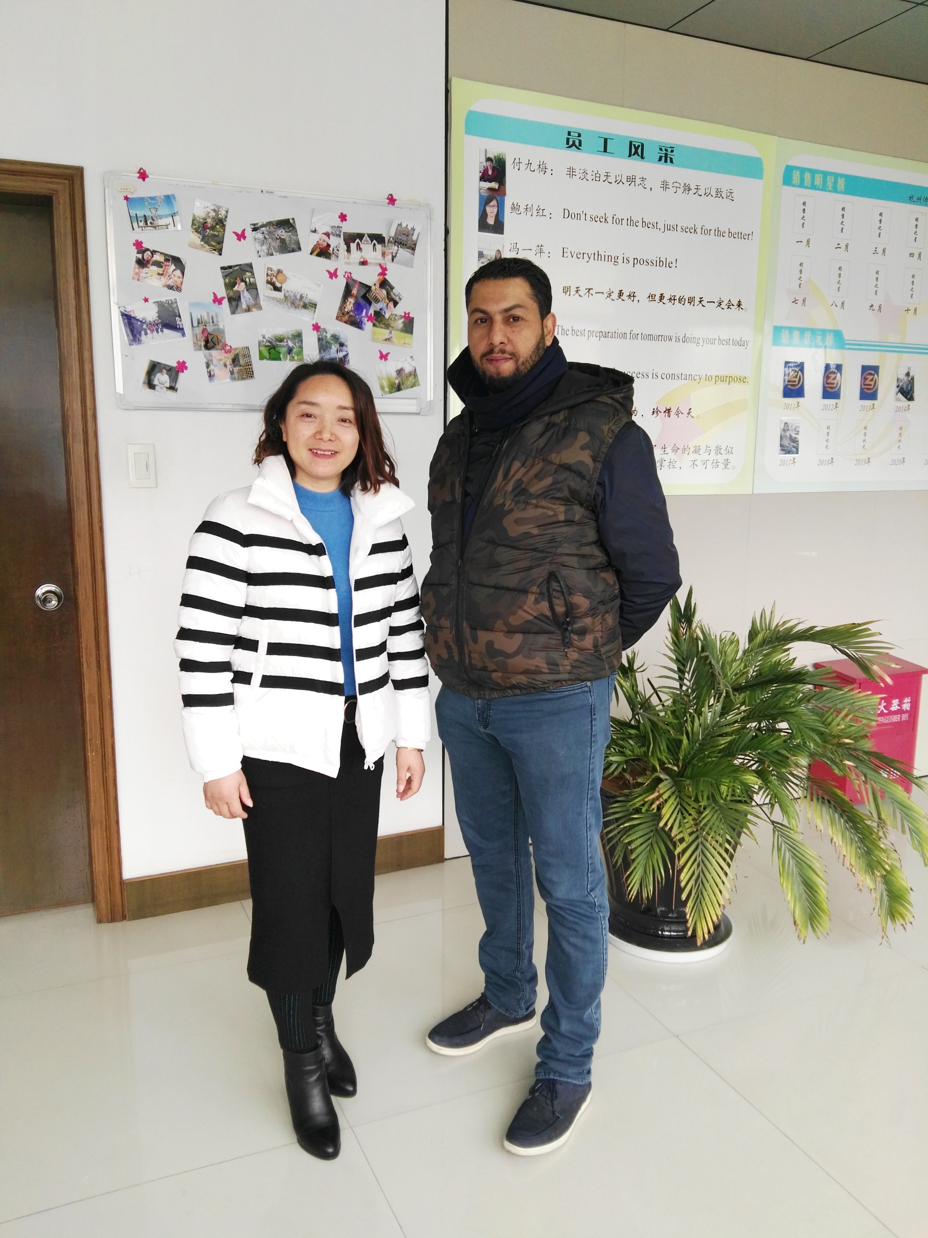 Visite d'un client du Qatar pour une machine de formage automatique de rouleaux de pannes CZ le 26 janvier 2018