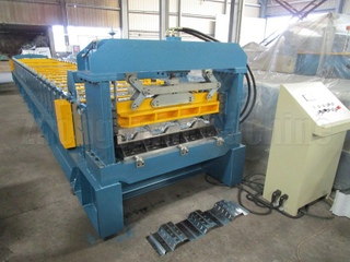 Machine de formage de rouleaux de pont métallique