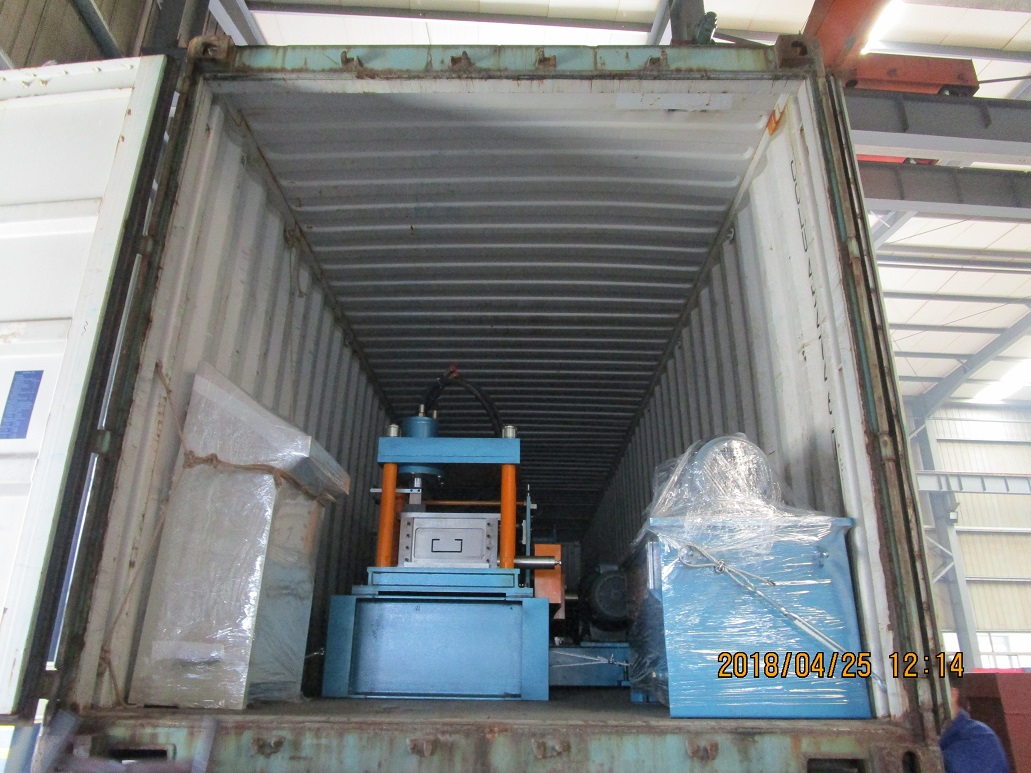 Machine de formage de rouleaux de pannes Zhongyuan Chine C