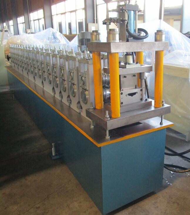 machine de formage de rouleaux de volet