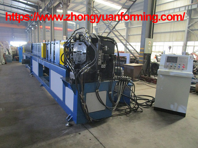 machine de formage de tuyaux de descente de zhongyuan