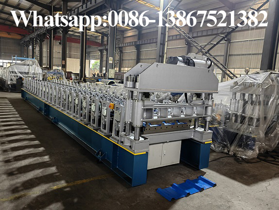 Machine de formage de rouleaux de m&eacute;tal Zhongyuan pour toiture m&eacute;tallique (1)