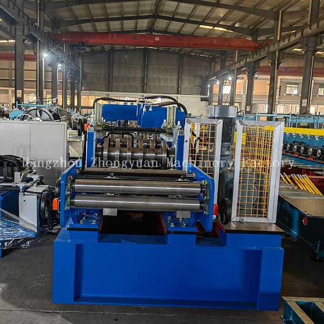 Machine de formage de rouleaux de canal C en acier inoxydable de type spécial, de haute qualité