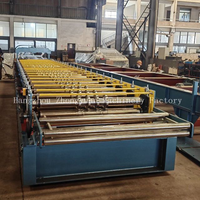 Machine de formage de toiture en métal populaire pour le marché indien