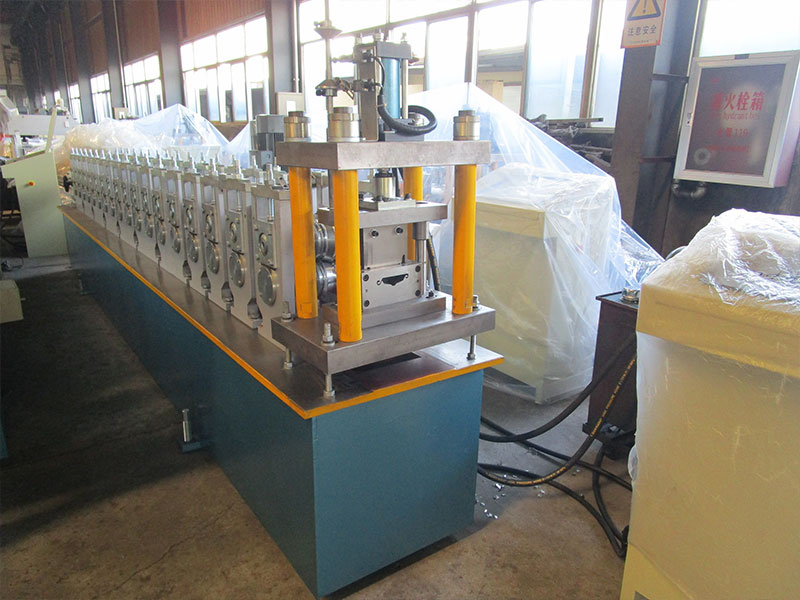 Roller-Shutter-Machine2