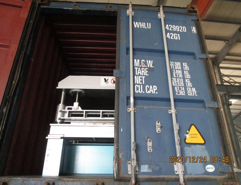 Machine de formage de rouleaux R101