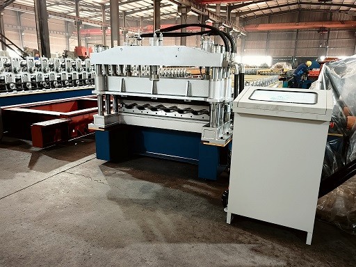 Machine de formage de rouleaux de toit en tuiles m&eacute;talliques Zhongyuan