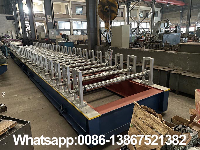 Machine de formage de rouleaux de panneaux de toit Zhongyuan