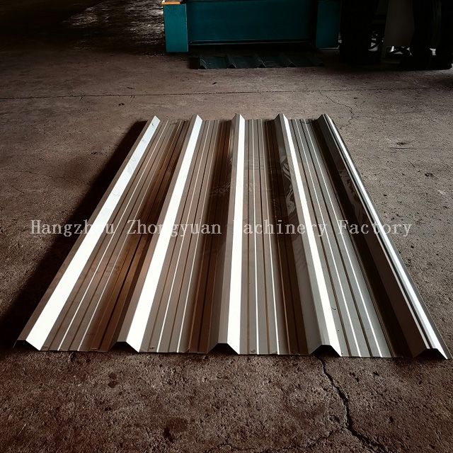 Machine de formage de rouleaux de panneaux muraux de haute qualité à vendre