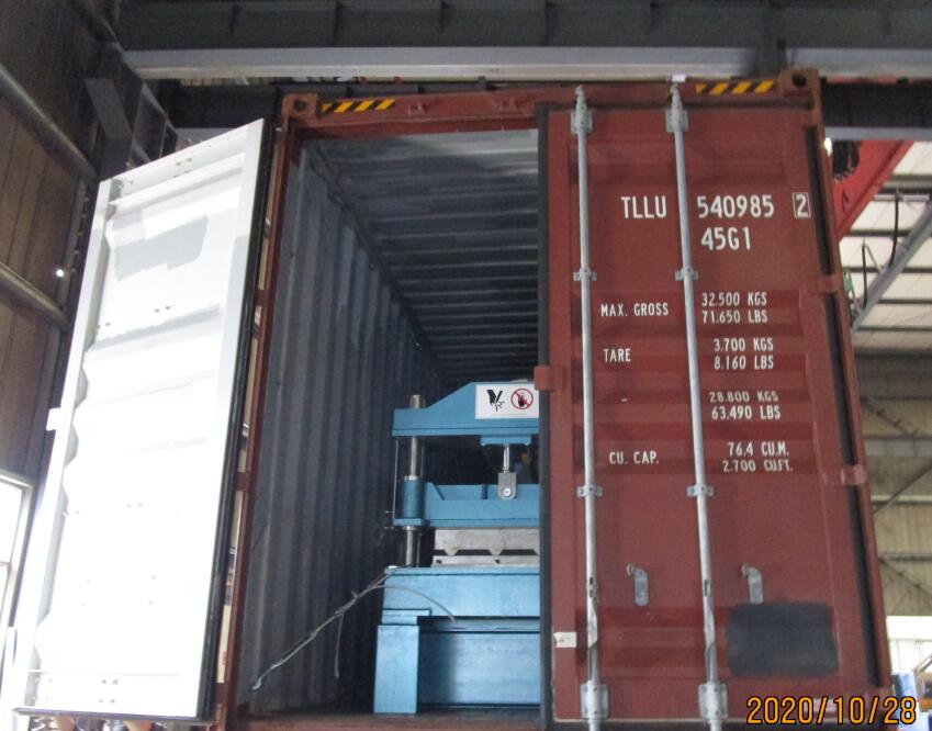 machine &agrave; sertir