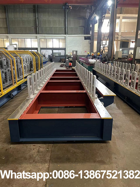 Machine de formage de carreaux verniss&eacute;s Zhongyuan