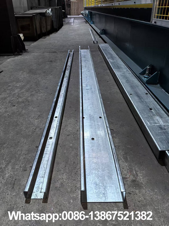 Machine de formage de rouleaux de pannes Zhongyuan c