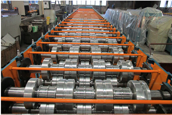 machine de formage de rouleaux de toit