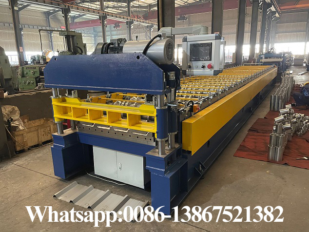 Machine de fabrication de t&ocirc;les de toit en acier Zhongyuan