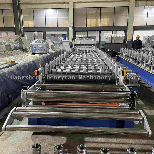 Machine automatique de tuile de metrocopo de système de contrôle de PLC avec la boîte de vitesse