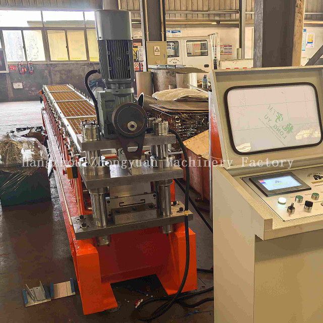 Prix ​​spécial de machine de formage de rouleaux de clôture de profil de type C