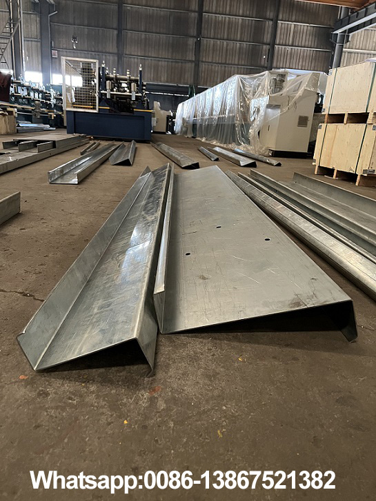 Machine de formage de rouleaux de pannes Zhongyuan cz