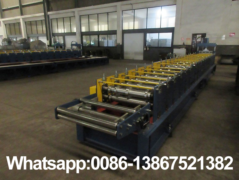 Machine &agrave; rouler Zhongyuan pour coudre le toit