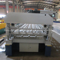 Machine à panneaux de toiture avec découpe électrique