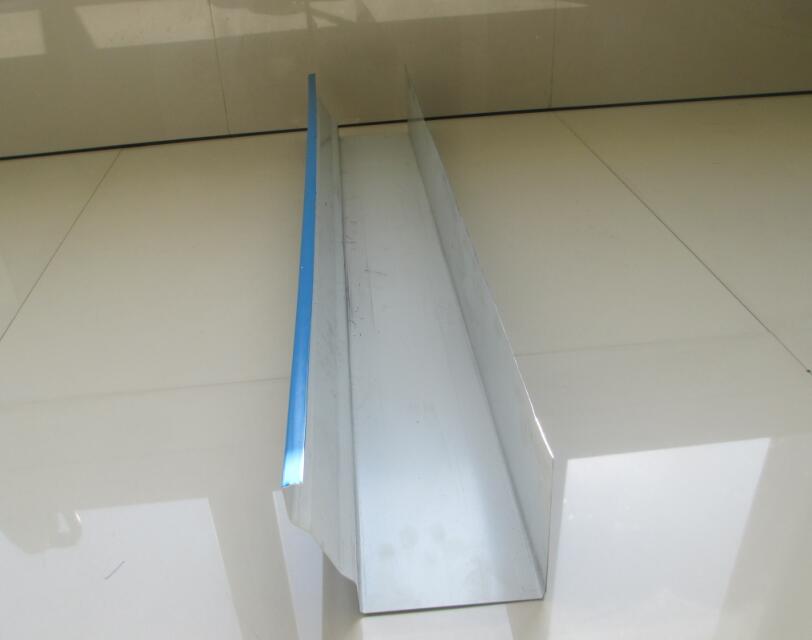 Machine de formage de rouleaux de goutti&egrave;re en Chine de Zhongyuan