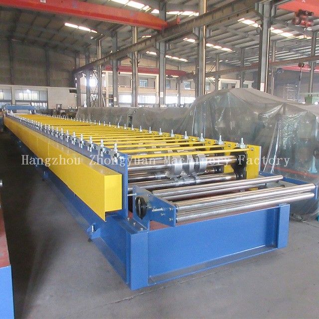 Machine de formage de rouleaux de plancher métallique à grande vitesse