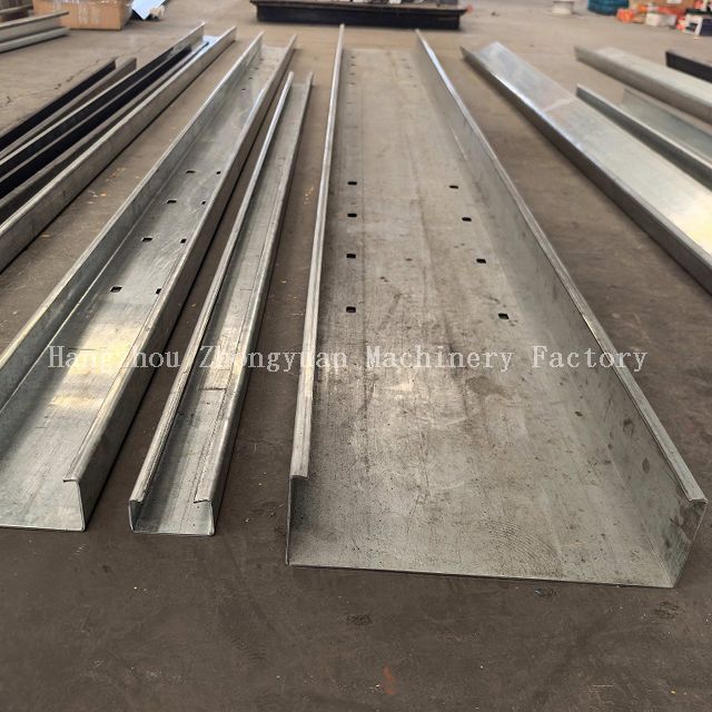 Machine de formage de rouleaux de pannes Zhongyuan 100H CZ