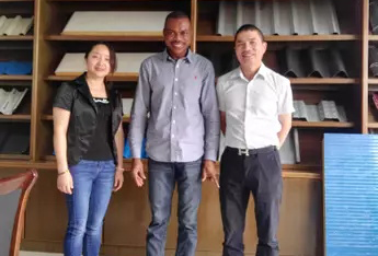 Clients visités pour la machine de formage de rouleaux de tuiles en aluminium le 02 juin