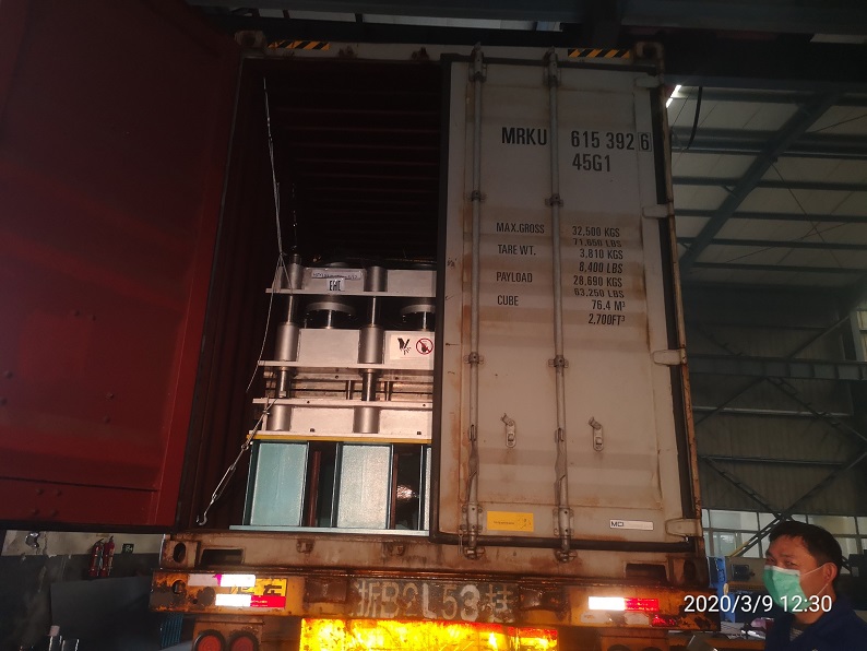 Machine de formage de rouleaux Zhongyuan en Russie 03.09