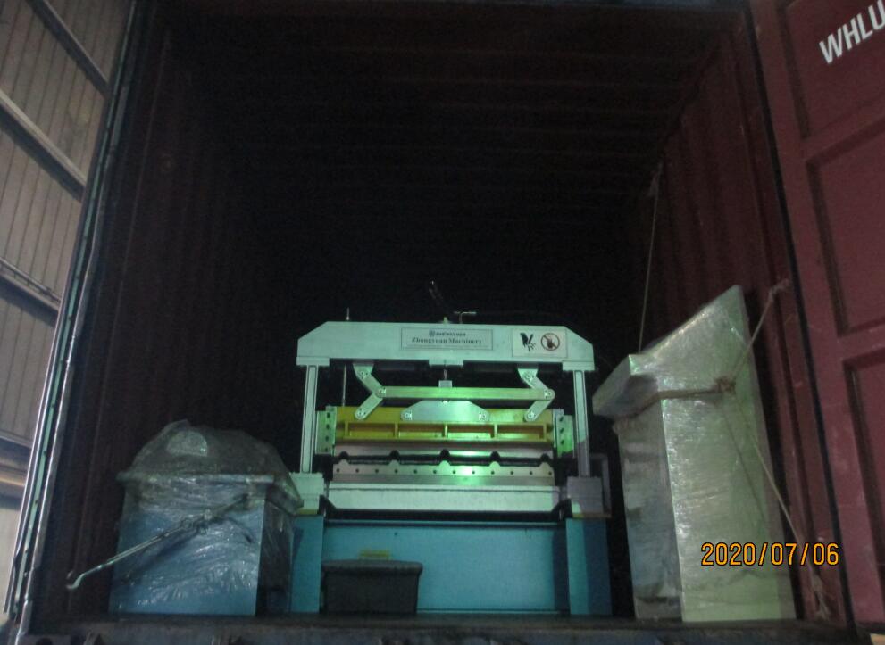 Machine de formage de rouleaux de toit Zhongyuan