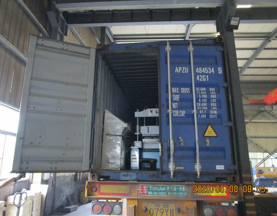 Profileuse de tuiles à marches livrée le 08.2020