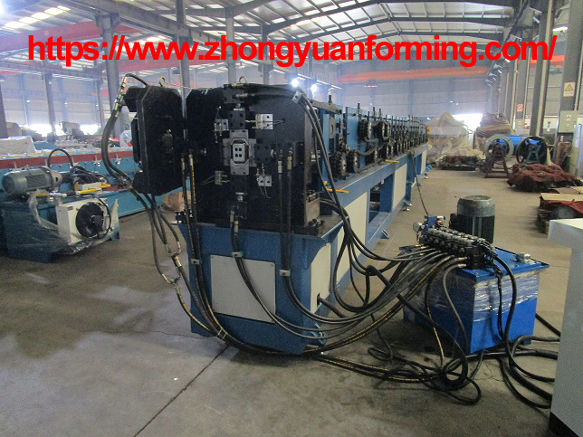 machine de formage de rouleaux de doenpipe de zhongyuan