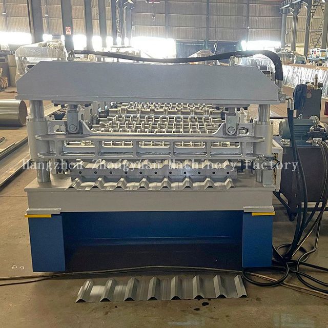 Machine de fabrication de tôles de toiture