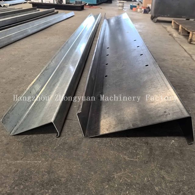 Machine de formage de rouleaux de pannes Zhongyuan 100H CZ