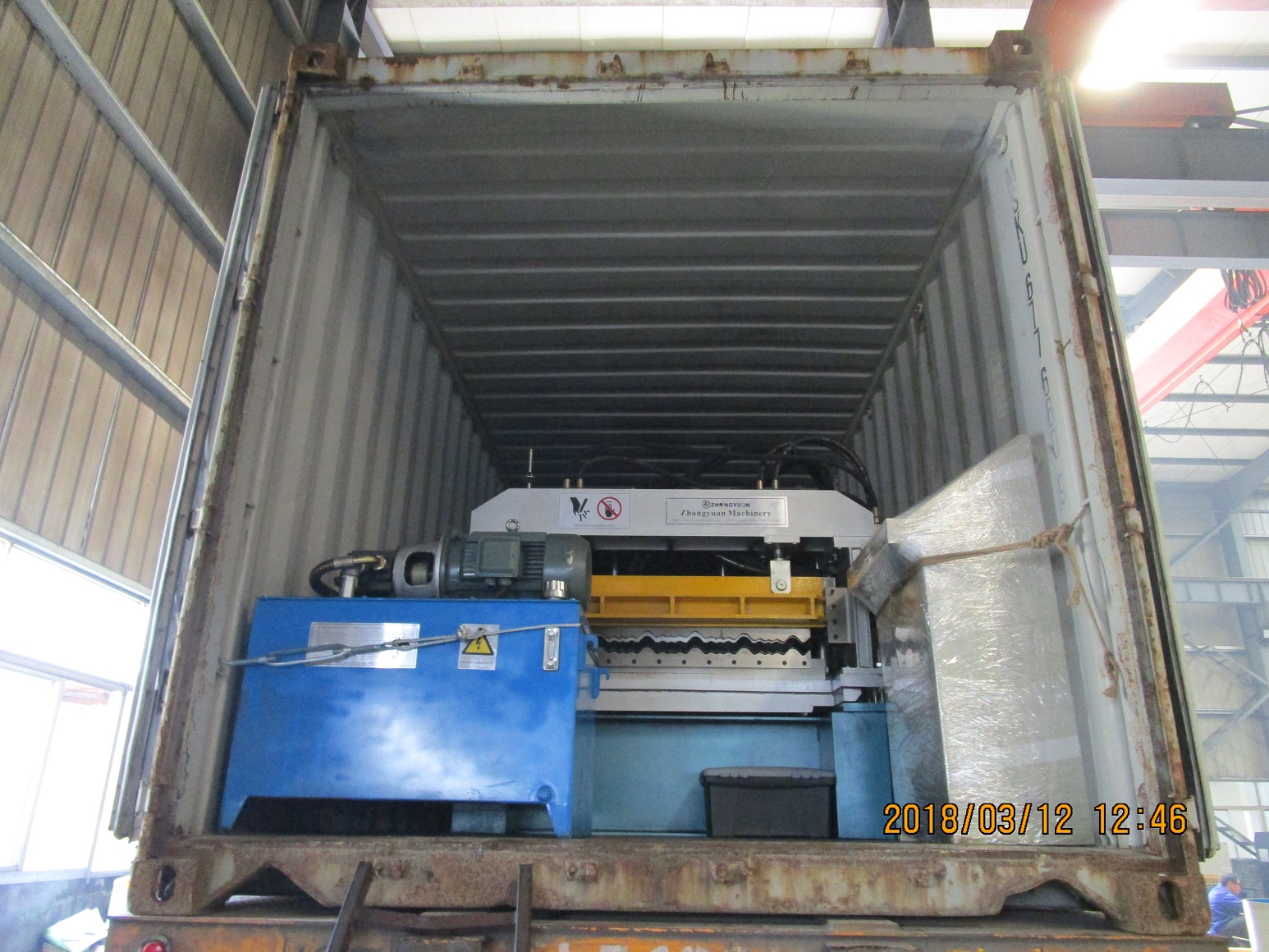 Machine de formage de rouleaux de tuiles &eacute;tape zhongyuan