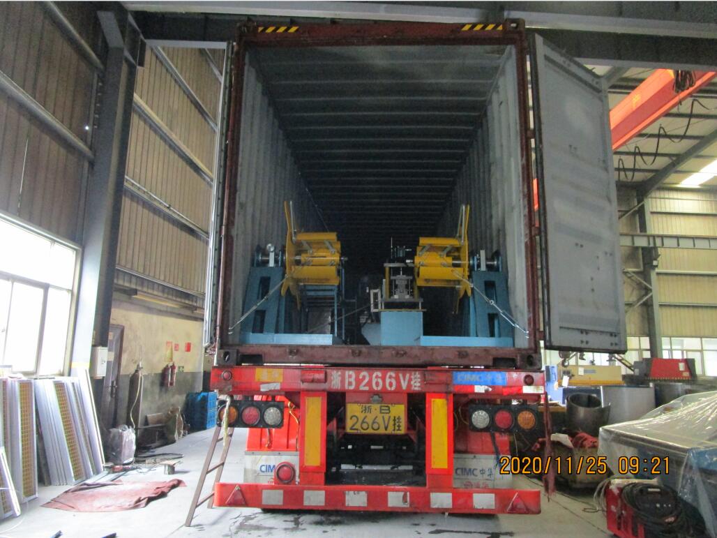 11.25 Machine de formage de goujons au Kenya