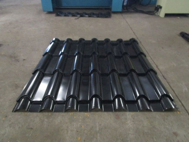 Produit par une machine de formage de rouleaux double couche pour carreaux émaillés et feuilles ondulées 1