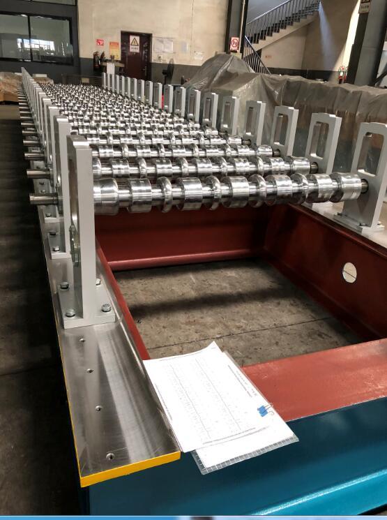 Machine de formage de rouleaux de t&ocirc;le de toit trap&eacute;zo&iuml;dal ibr zhongyuan