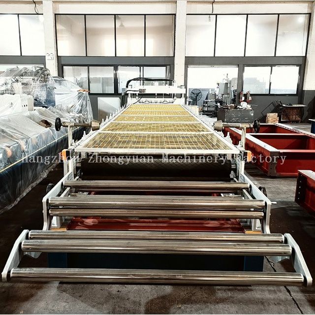 Machine à tuiles à grande vitesse à vendre