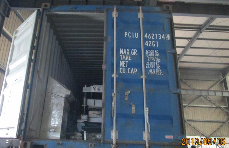 Livraison de la machine de formage de rouleaux Zhongyuan Step Tile au Kenya le 4 septembre 2019