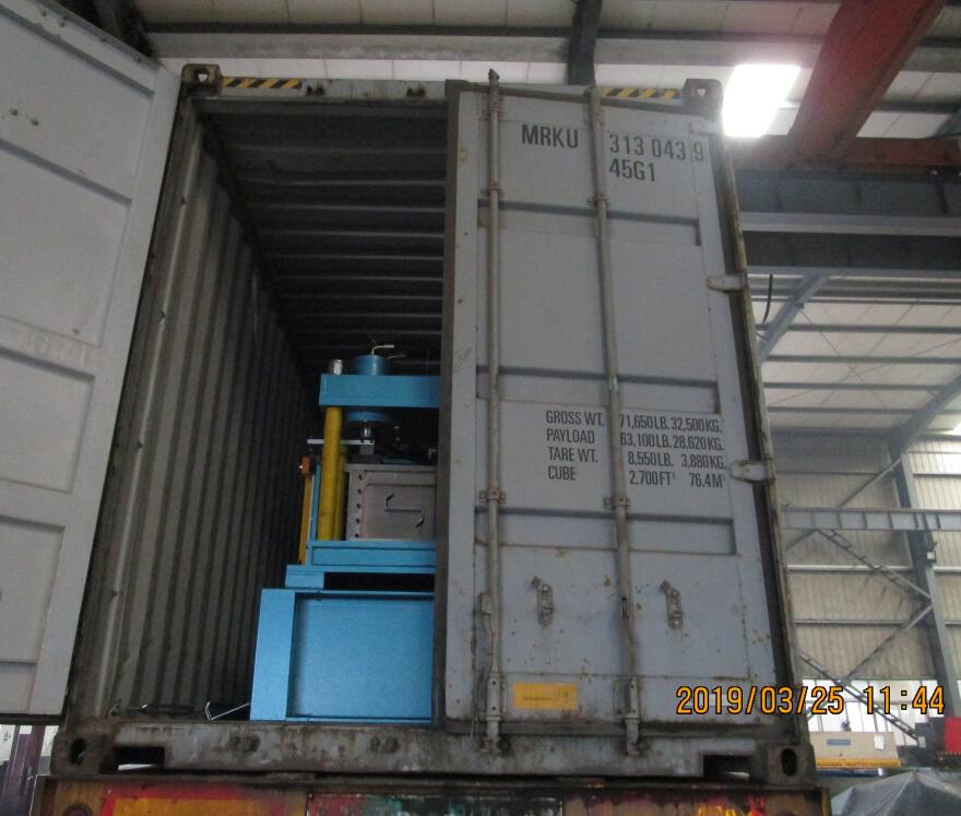 03.25 z MACHINE DE FORMAGE DE PURLIN2