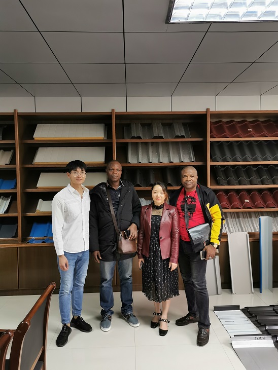 Machine de formage de rouleaux de tuiles en 10,25 &eacute;tapes