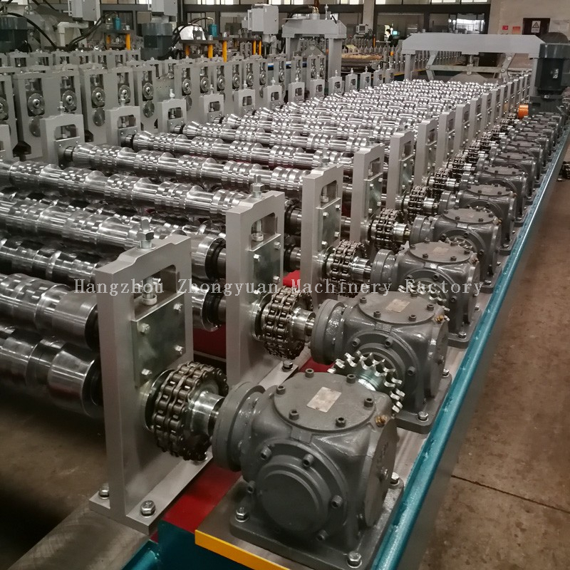 Petit pain de tuile d'étape de vitesse rapide formant la machine 